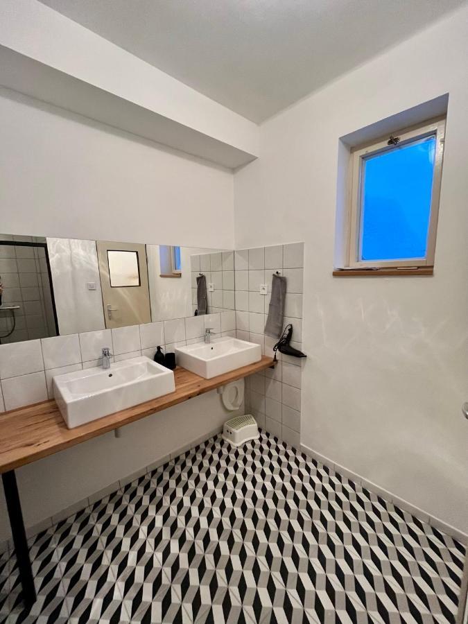 O Tom Nevim Apartment *